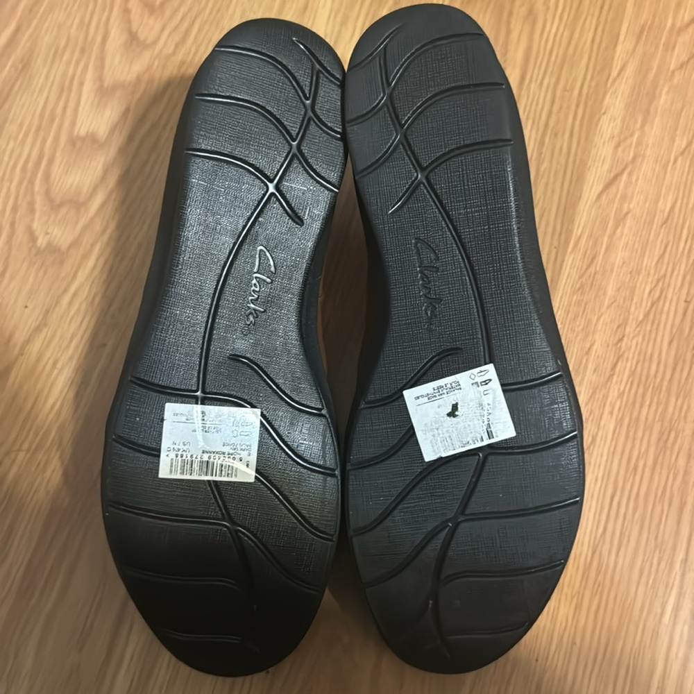 Clarks - Picture 3 of 3
